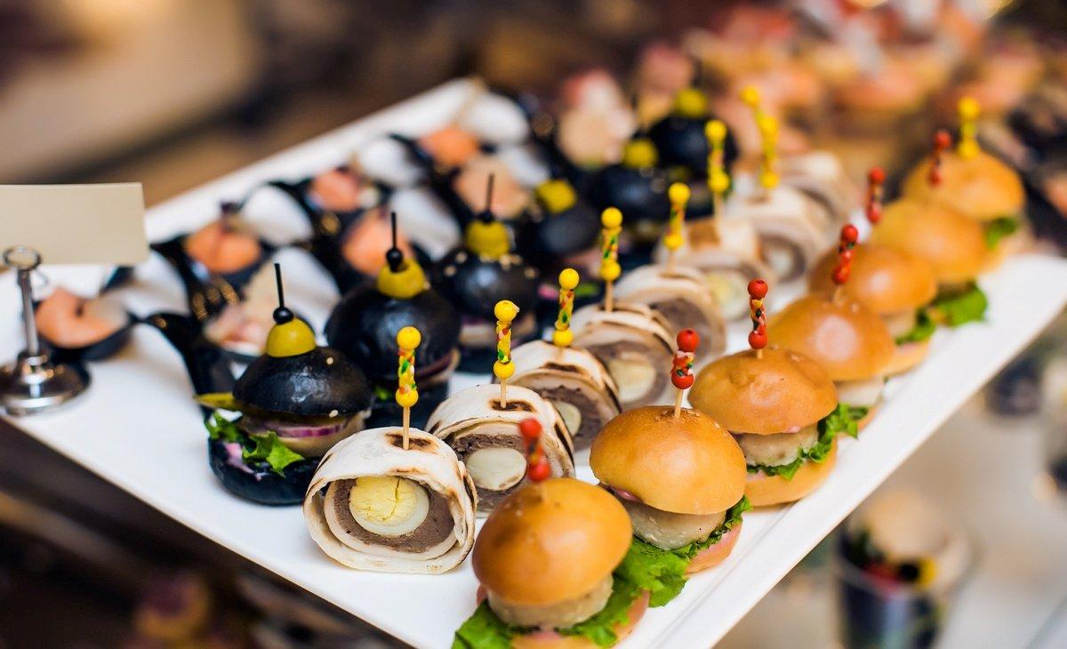 Seamless Corporate Catering: Impress Your Guests with Escardak